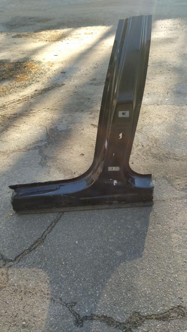 Стойка кузовная центральная левая BMW 5 серия G30/G31 2018, 2.0 л., гибрид, black sapphire metallic (475), седан, задний привод, правый руль - фото №1