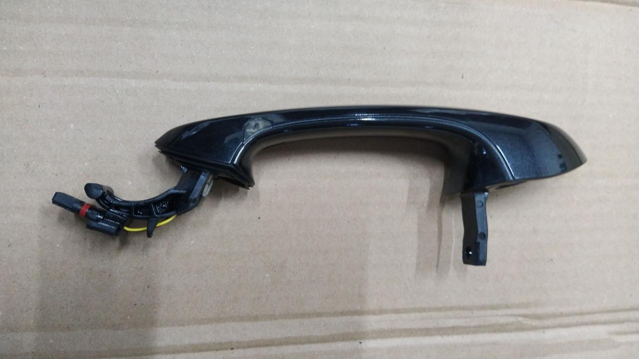 ручка наружная задняя левая BMW 5 серия G30/G31 2018, 2.0 л., гибрид, black sapphire metallic (475), седан, задний привод, правый руль, 8492017, 51218492017 - фото №1