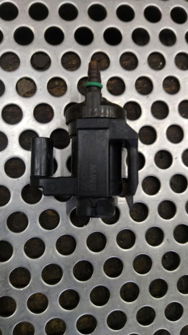 электромагнитный клапан BMW 5 серия G30/G31 2018, 2.0 л., гибрид, black sapphire metallic (475), седан, задний привод, правый руль, 8570591, 11748570591 - фото №1