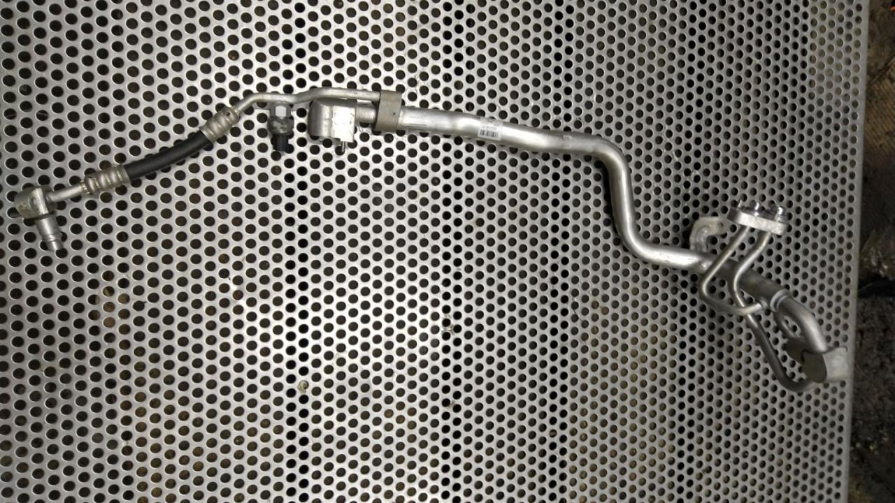 трубка кондиционера BMW 5 серия G30/G31 2018, 2.0 л., гибрид, black sapphire metallic (475), седан, задний привод, правый руль, 64539324798, 9324798 - фото №1