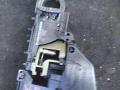 скелет ручки двери задней левой Mercedes-Benz M-Класс W164 2006, 3.0 л., OM 642.940, дизель, АКПП, серебро, полный привод, правый руль, A1647600334 - фото №2