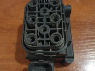 блок клапанов пневмоподвески Mercedes-Benz S-Класс W221 2009, A2123200358, A2513200058