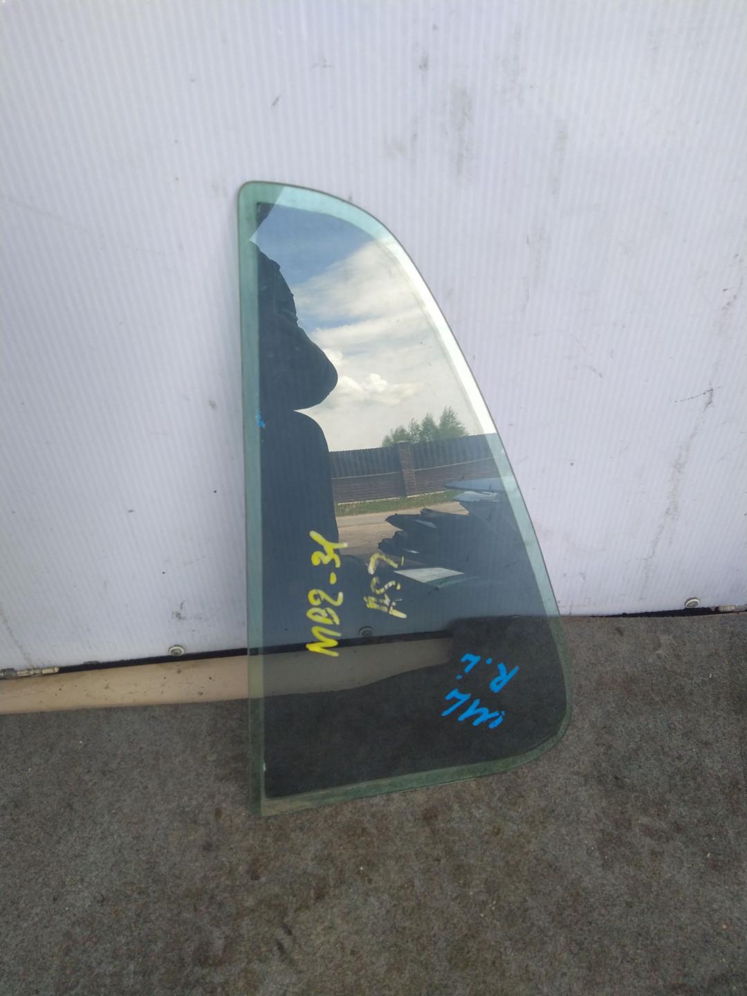 стекло двери задней левой Mercedes-Benz M-Класс W163 2001, 2.7 л., OM 612.963, дизель, внедорожник 5 дв. - фото №1