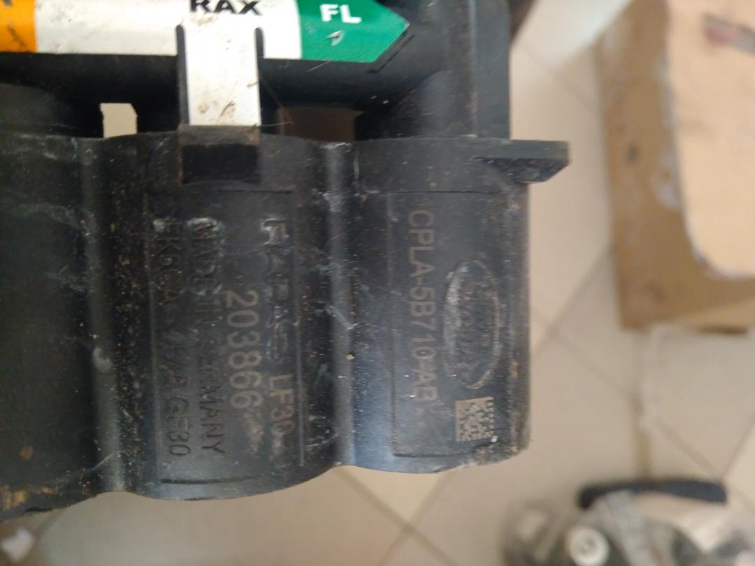 блок клапанов пневмоподвески Land Rover Range Rover Sport 2 поколение 2013, 3.0 л., 30HD0D, бензин, АКПП, внедорожник 5 дв., CPLA-5B710-AB - фото №1