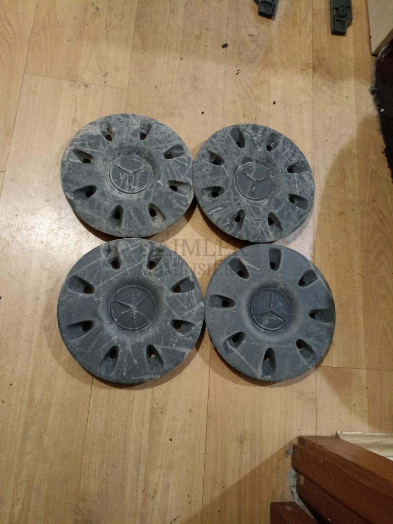 колпак колесный Mercedes-Benz Vito W639 2004, 2.2 л., OM 646.983, дизель, МКПП, белый, задний привод - фото №1