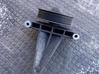 кронштейн компрессора кондиционера Mercedes-Benz Vito W639 2004, 2.2 л., OM 646.983, дизель, МКПП, белый, задний привод, A6112341039