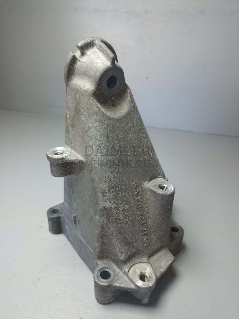 кронштейн двигателя Mercedes-Benz E-Класс W212/S212/C207/A207 2012, 1.8 л., M 271.860, бензин, седан, A2712232704 - фото №1