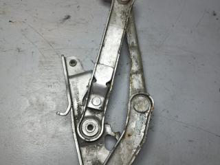 петля капота левая Mercedes-Benz E-Класс W211/S211 [рестайлинг] 2007, 2.1 л., OM 646.821, дизель, АКПП, серебристый, седан, правый руль, 2118800128