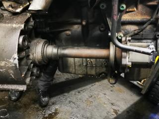 полуось передняя правая (приводной вал, ШРУС) Volkswagen Sharan 1 поколение [рестайлинг] 2002, 2.8 л., i, AYL, бензин, МКПП