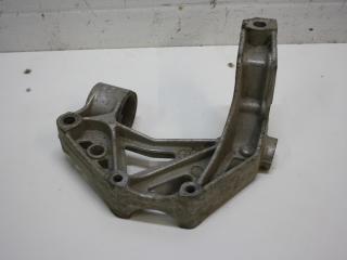 крепление рычага левое Skoda Fabia 1 поколение (6Y) 5J 2001, 1.4 л., AME, бензин, МКПП, зеленый, хетчбэк 5 дв., передний привод, 600199293D