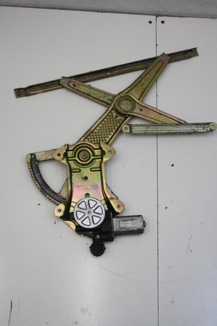 стеклоподъемник передний левый Lifan Solano 1 поколение 2012, 1.6 л., MPI, LF481Q3, бензин, МКПП, серебро, седан, передний привод - фото №1