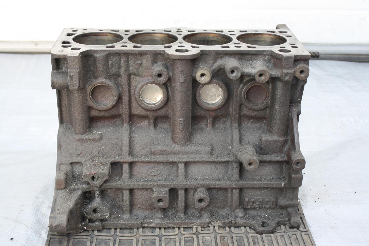 блок цилиндров Hyundai Accent 2 поколение (LC) (1999 - 2012), 2.0 л., G4EC, бензин - фото №1