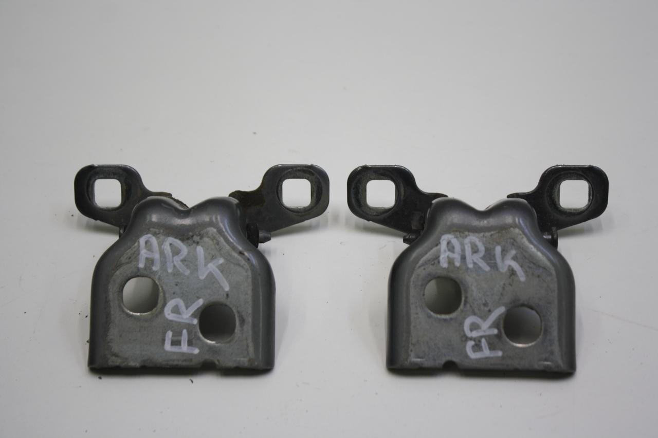 петля двери Renault Arkana 1 поколение SUV 2020, 1.3 л., H5H, бензин, вариатор, серый, хетчбэк 5 дв., полный подключаемый привод, 804209726R - фото №1