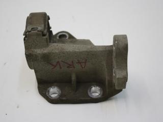 кронштейн полуоси Renault Arkana 1 поколение SUV 2020, 1.3 л., H5H, бензин, вариатор, серый, хетчбэк 5 дв., полный подключаемый привод, 397745802R