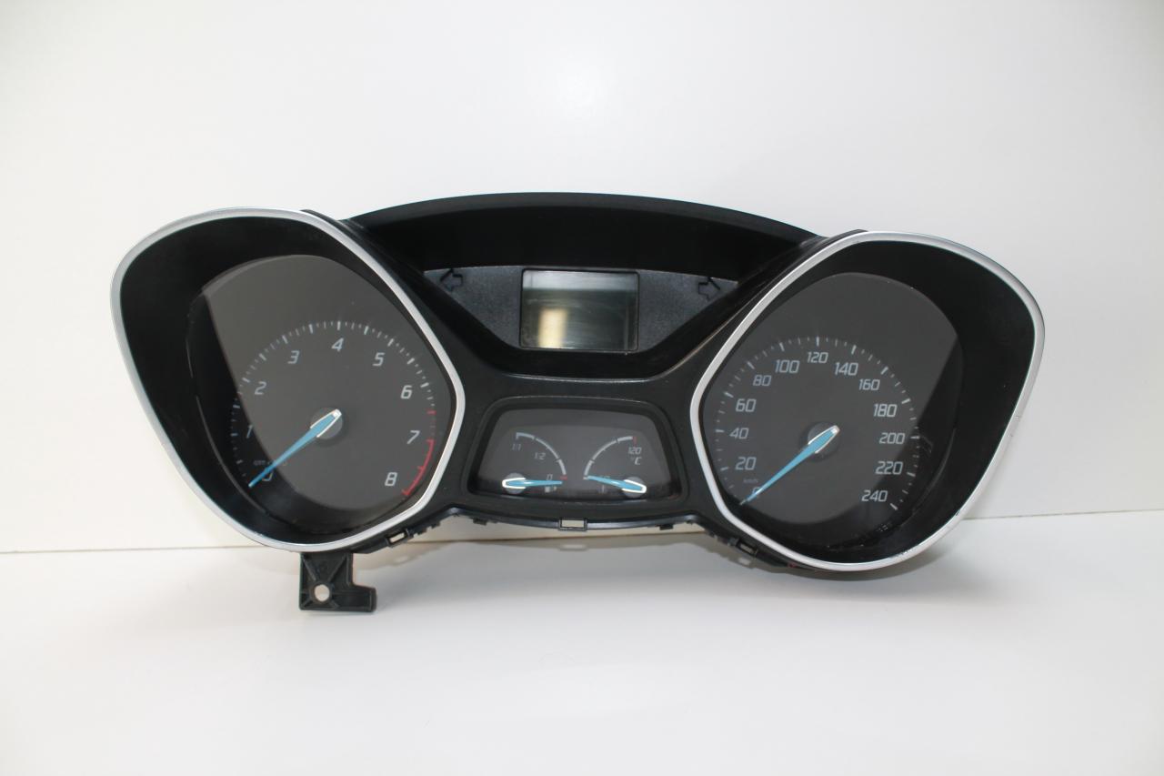 щиток приборов (приборная панель) Ford Focus 3 поколение CB8 2011, 1.6 л., IQDB, бензин, МКПП, белый, хетчбэк 5 дв., BM5T10849AU - фото №1