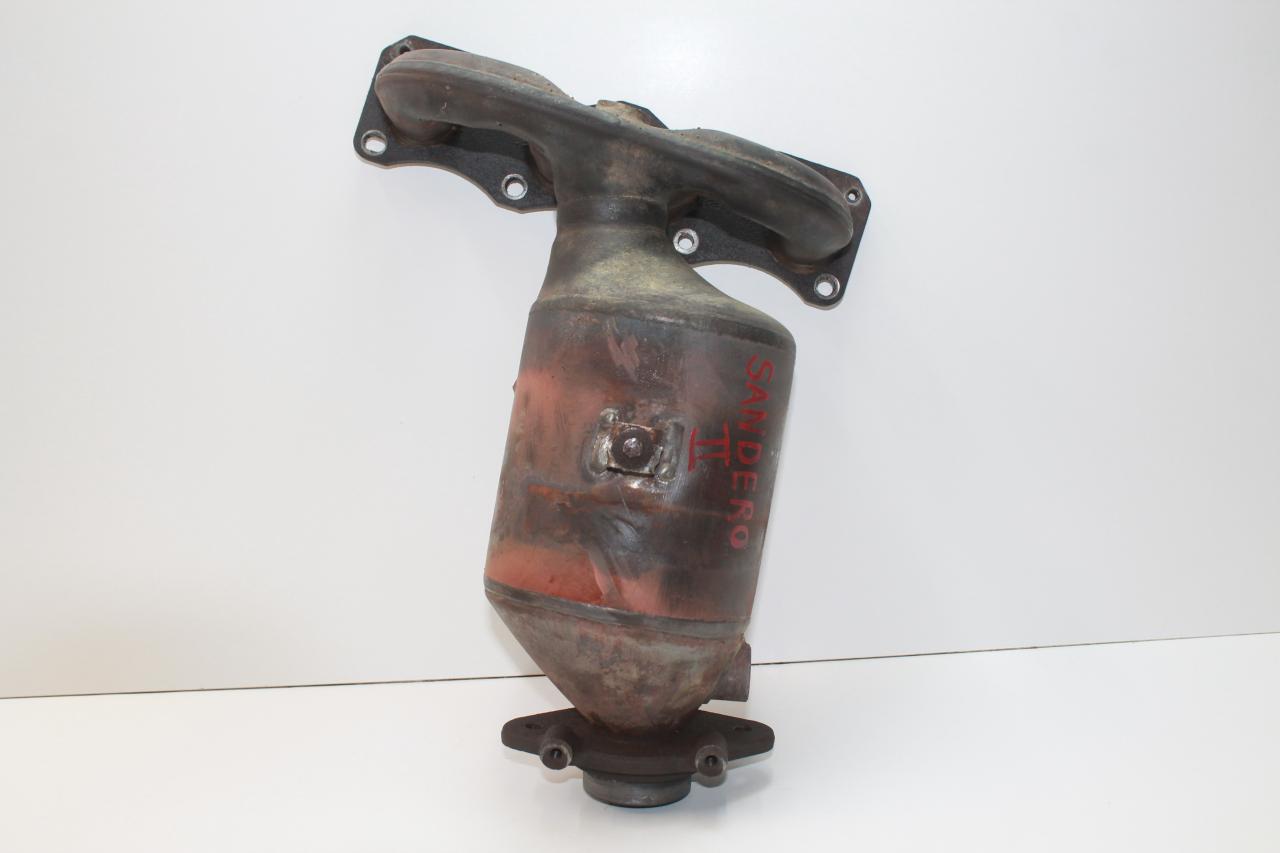 коллектор выпускной Renault Sandero 2 поколение 5S 2015, 1.6 л., K7M 812, бензин, МКПП, белый, хетчбэк 5 дв., передний привод - фото №1