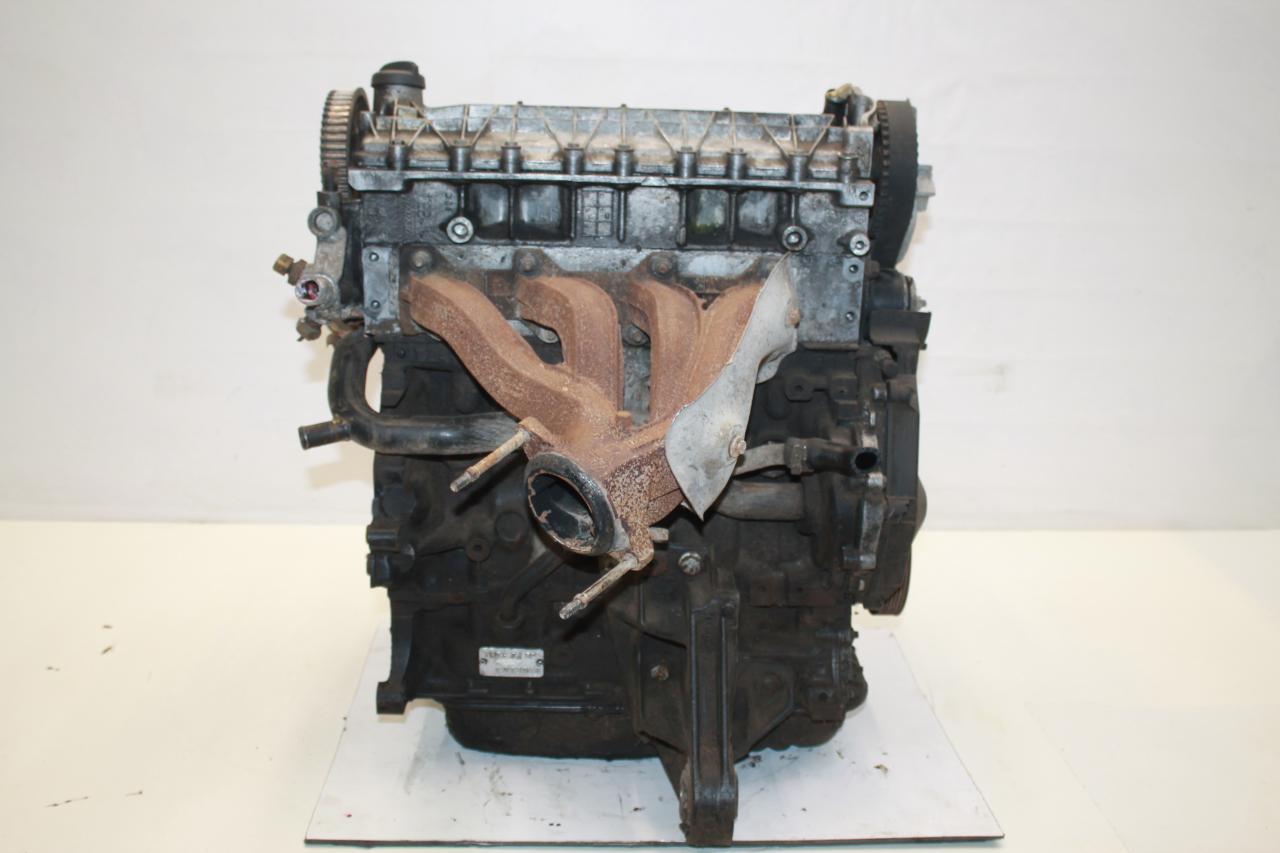 двигатель Renault Laguna 1 поколение 1996, 2.2 л., G8T 752, дизель, МКПП, серый, хетчбэк 5 дв., передний привод, G8T752 - фото №1