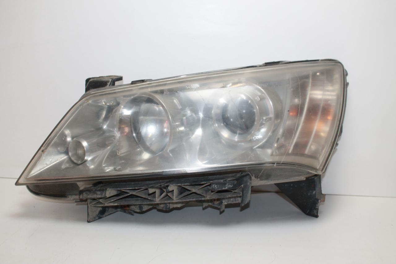 фара левая Geely Emgrand EC7 1 поколение FE1 2014, 1.8 л., JL4G18, бензин, МКПП, темно-вишневый, седан, передний привод - фото №1