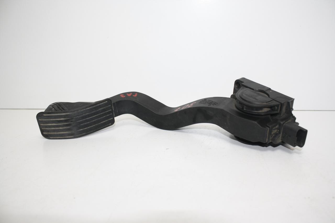 педаль Peugeot 307 1 поколение 3C 2002, 1.6 л., NFU (TU5JP4), бензин, МКПП, зеленый, хетчбэк 5 дв., 0280752235 - фото №1