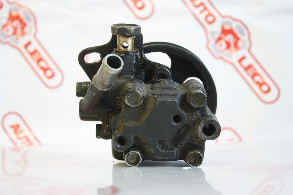 насос гидроусилителя руля Nissan Sunny B14 1998, 1.5 л., GA15DE, бензин, АКПП, серый, седан, передний привод, правый руль - фото №1