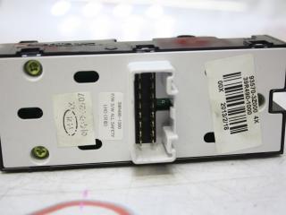 блок управления стеклоподъемниками Hyundai i40 1 поколение VF 2013, 2.0 л., G4NA, бензин, АКПП, черный, седан, передний привод, 935713Z000