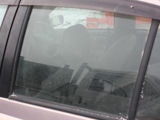 стекло двери задней левой Toyota Platz 1 поколение SCP11 2000, 1.0 л., 1SZ-FE, бензин, АКПП, фиолетовый, седан, передний привод, правый руль