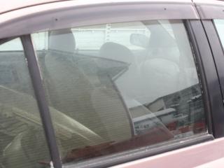 стекло двери задней правой Toyota Platz 1 поколение SCP11 2000, 1.0 л., 1SZ-FE, бензин, АКПП, фиолетовый, седан, передний привод, правый руль