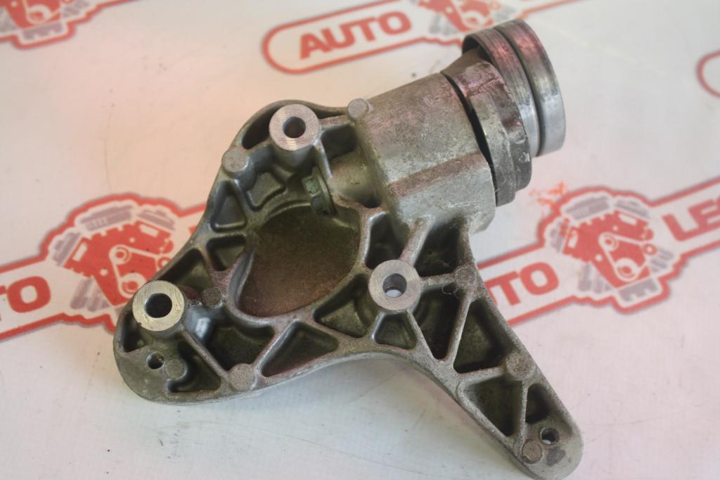 кронштейн компрессора кондиционера Volkswagen Passat B6 3BADR 2006, 1.6 л., BLF, бензин, МКПП, седан, передний привод, 1K0260885B - фото №1