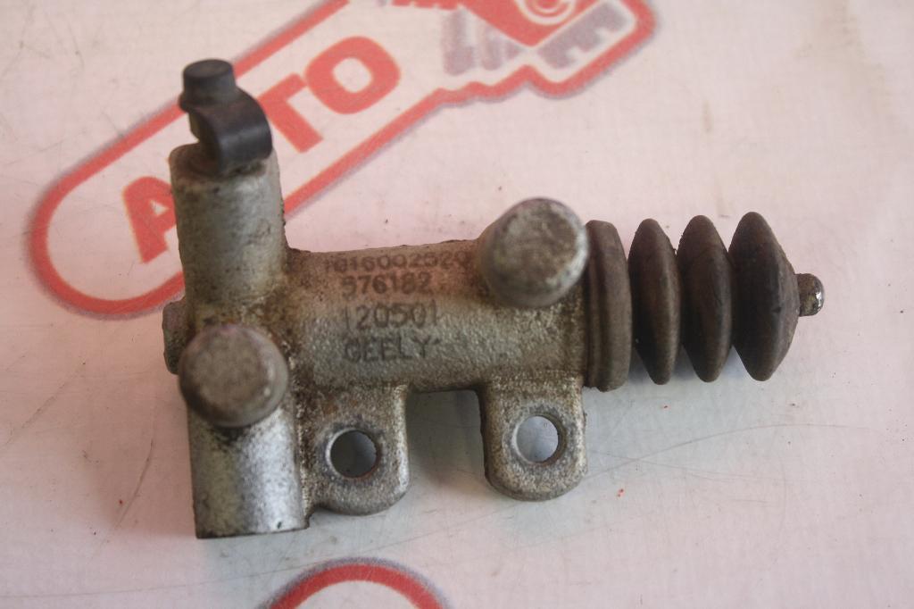 цилиндр сцепления рабочий Geely MK Cross 1 поколение 2012, 1.5 л., MR479QA, бензин, МКПП, белый, хетчбэк 5 дв., передний привод, 101400168852 - фото №1