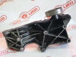кронштейн генератора Audi A4 B6 2002, 06B903143L