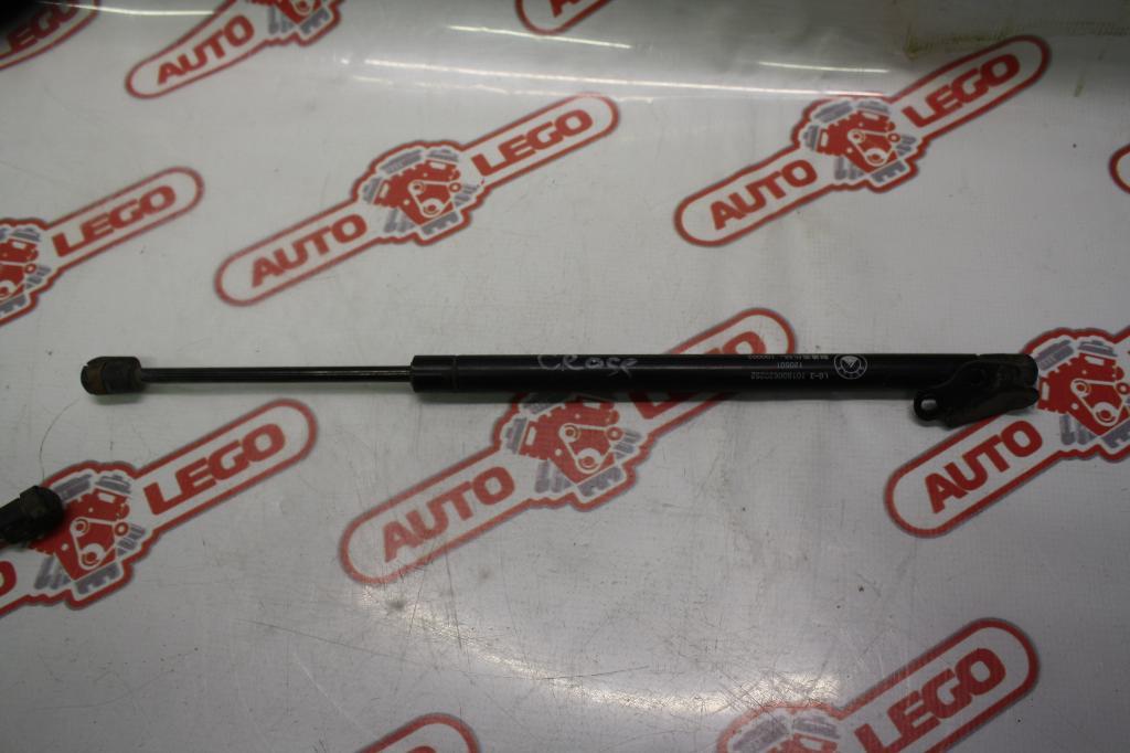 амортизатор крышки багажника (3-5 двери) Geely MK Cross 1 поколение 2012, 1.5 л., MR479QA, бензин, МКПП, белый, хетчбэк 5 дв., передний привод, 101800620252 - фото №1