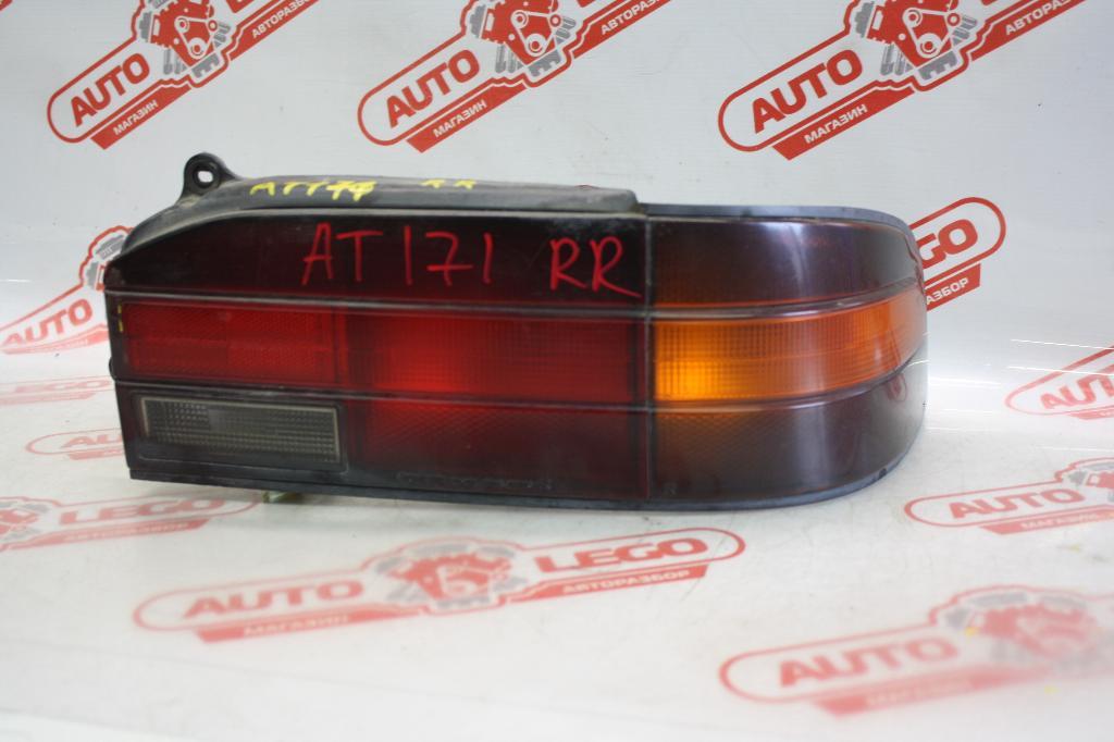 фонарь задний правый Toyota Carina T170 1989, 1.6 л., 4A, бензин, темно-серый, седан, правый руль - фото №1