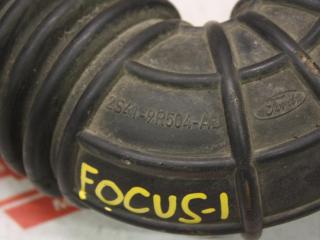 патрубок воздушного фильтра Ford Focus 1 поколение [рестайлинг] 2004, 1.6 л., бензин, МКПП, белый, седан, передний привод, 2S419R504AB