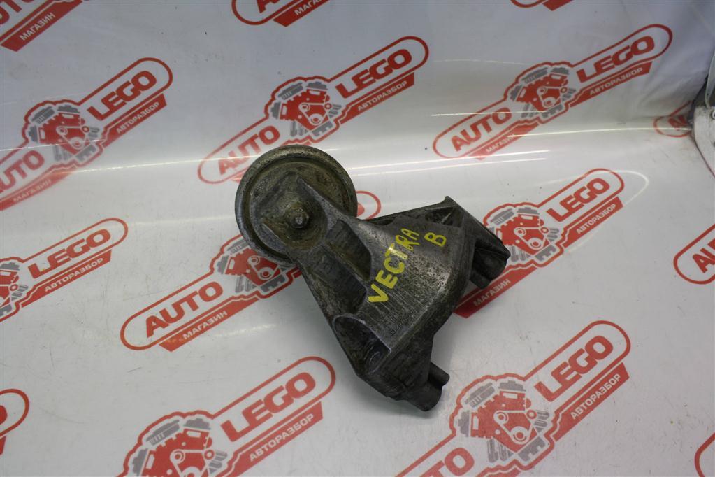 подушка крепления двигателя Opel Vectra B 31 1998, 1.6 л., X 16 XEL, бензин, МКПП, черный, универсал, передний привод, 90498542 - фото №1