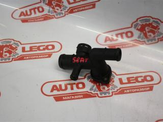 корпус термостата SEAT Toledo 2 поколение 1999, AGN 1.8 125л.с., бензин, МКПП, черный, седан, передний привод, 06A121133