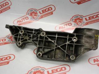 кронштейн генератора SEAT Toledo 2 поколение 1999, AGN 1.8 125л.с., бензин, МКПП, черный, седан, передний привод, 06A903143