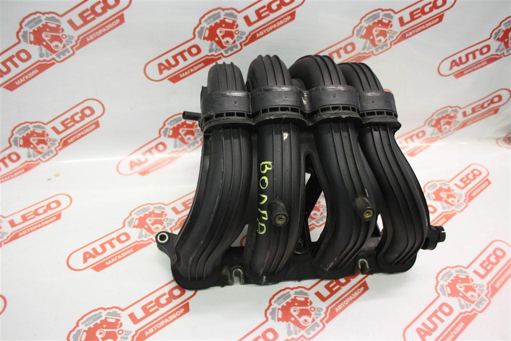 коллектор впускной ГАЗ 31105 Волга 1 поколение 2006, 2.4 л., бензин, МКПП, серебристый, седан, задний привод - фото №1