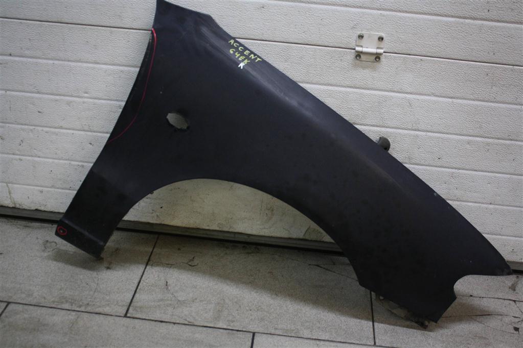 крыло переднее правое Hyundai Accent 1 поколение (X3) 1995, G4EK, бензин, МКПП, белый, седан, передний привод - фото №1