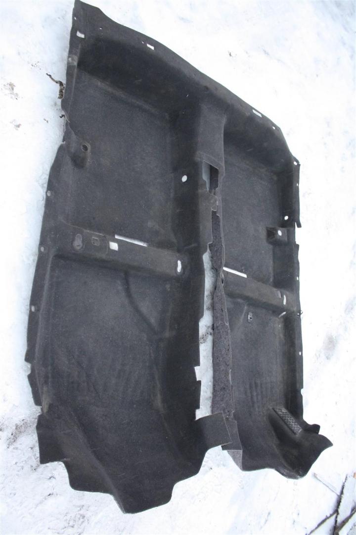 ковер салонный Geely Emgrand EC7 1 поколение FE1 2013, 1.5 л., JL4G15D, бензин, МКПП, серебристый, седан, передний привод - фото №1