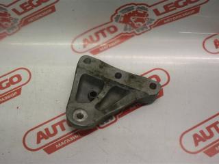 кронштейн двигателя Volkswagen Polo 5 поколение [рестайлинг] 602 2016, 1.6 л., CWV, бензин, МКПП, белый, седан, передний привод, 6R0199185A