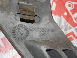 молдинг (накладка кузовная) Mercedes-Benz C-Класс 1 поколение [рестайлинг] A205 1990, 2.0 л., 102.921, бензин, МКПП, серый, седан, задний привод, 2016980189