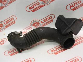 патрубок воздушного фильтра Toyota Avensis 2 поколение (T250) (2003 - 2006)