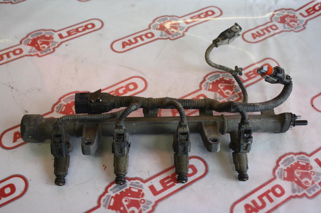 Рейка топливная (рампа) с форсунками Hyundai Getz 1 поколение 2005, 1.4 л., G4EE, бензин - фото №1