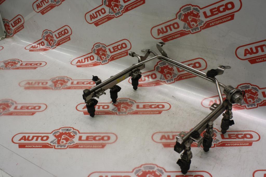 Рейка топливная (рампа) с форсунками Audi A6 4B/C5 4A2 1999, 2.4 л., APS, бензин, МКПП, темно-синий, седан, передний привод, 078133681AK - фото №1