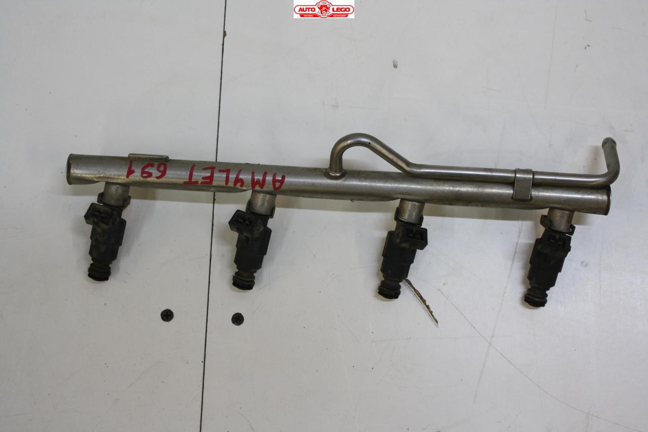 Рейка топливная (рампа) с форсунками Chery Amulet (A15) 1 поколение 2007, SQR480ED, бензин, МКПП, серый, седан, передний привод, 480EF1112001 - фото №1