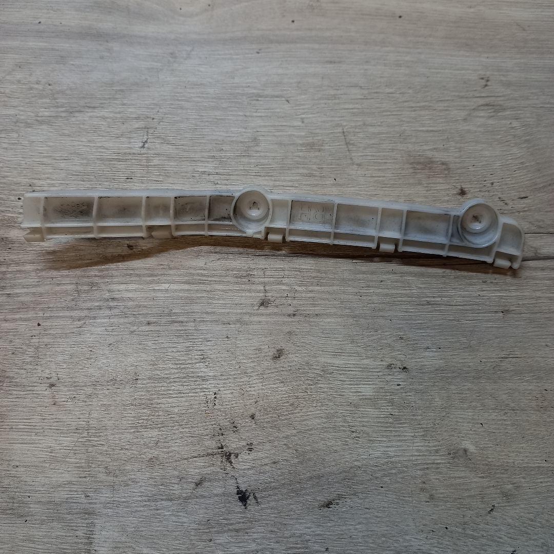 Крепление бампера заднего Mitsubishi Outlander 2 поколение 2008, 3.0 л., 6B31, бензин, 6410A222 - фото №1