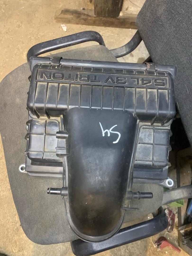 корпус воздушного фильтра Lincoln Navigator 2 поколение 2006, 5.4 л., бензин, АКПП, полный привод, 6LE1AA052105 - фото №1