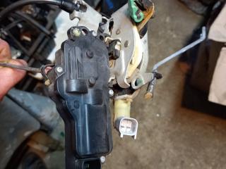 замок двери передней левой Lincoln Navigator 2 поколение 2006, 5.4 л., бензин, АКПП, полный привод, 6L1Z1621812B