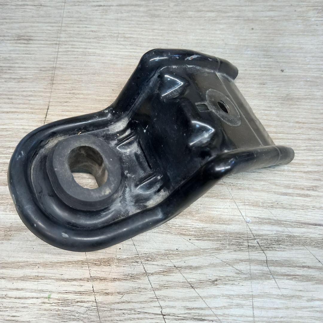 кронштейн радиатора Lincoln Navigator 2 поколение 2006, 5.4 л., бензин, АКПП, полный привод, 2L148B359BA - фото №1