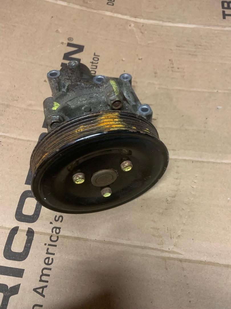 помпа Kia Sorento 2 поколение 2012, 2.4 л., бензин, МКПП, передний привод, 251002G650 - фото №1